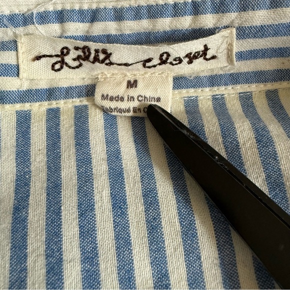 Lili’s Closet | Striped Button Down Blue & White Shirt | 100% Cotton | Sz M - Picture 5 of 8